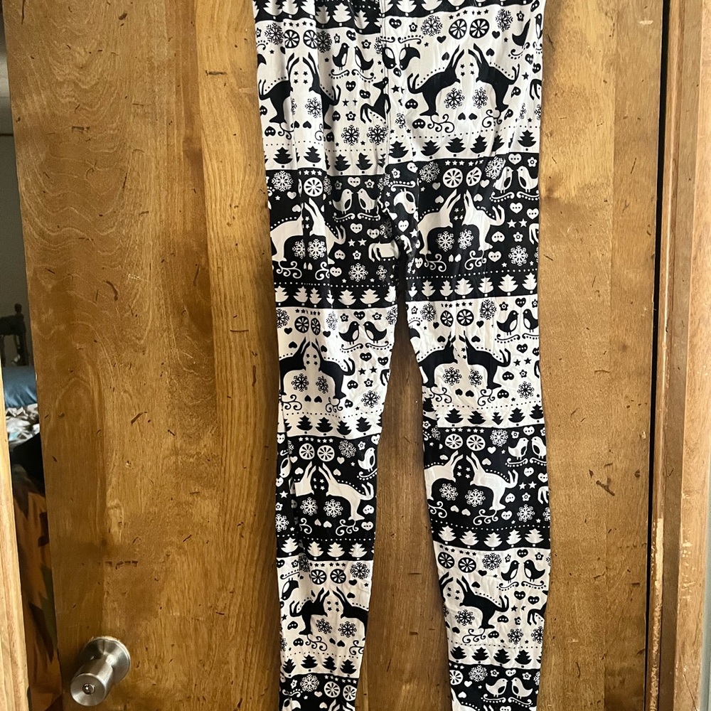 Women’s Black and White Patterned Leggings